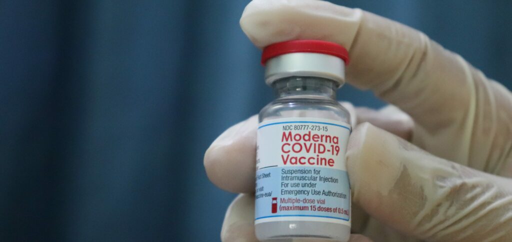 COVID-19 вакцина
