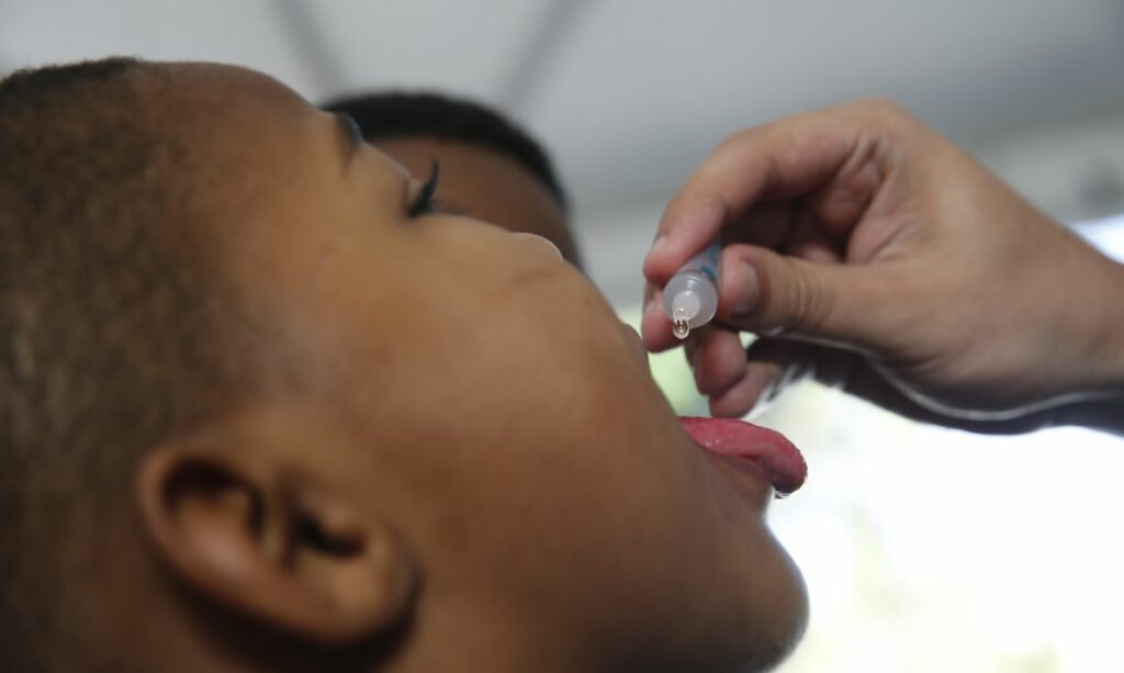 vacuna contra la polio