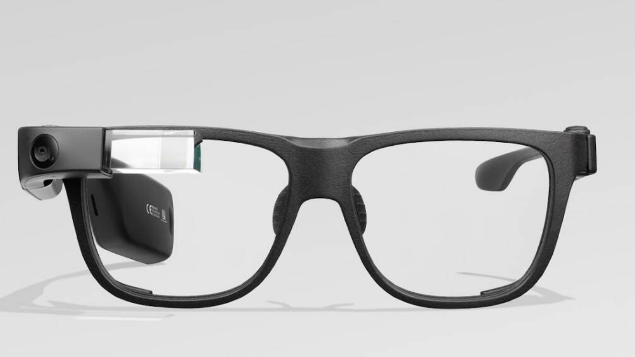 Google apresenta óculos com tecnologia que permite tradução