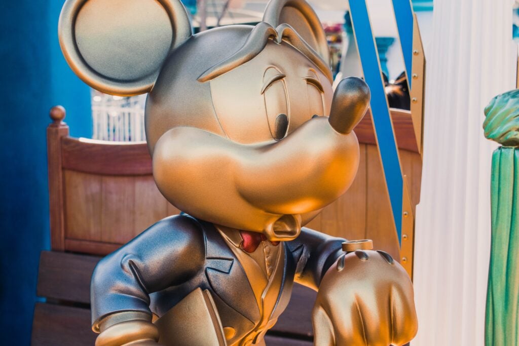 I licenziamenti della Disney influenzano i piani dell'azienda per il metaverso; capire (Foto di Roméo A. su Unsplash)