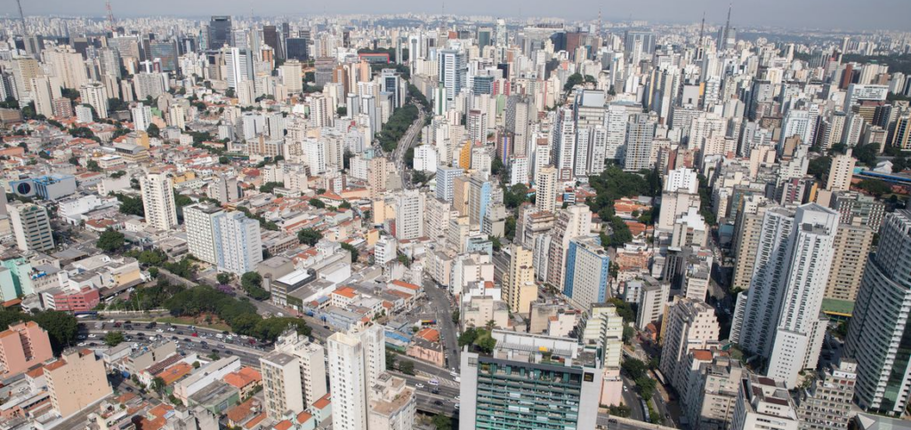 По данным переписи 203 года, население Бразилии превысило 2022 миллиона человек.