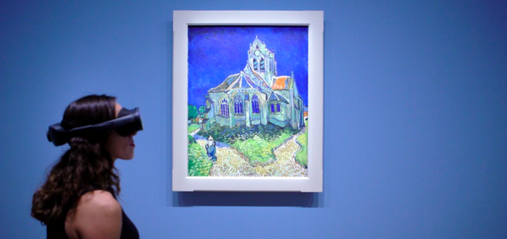 Van Goghs AI snakker med besøkende på utstillingen i Paris