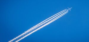 IA-auxilia-pilotos-de-aviao-a-evitarem-areas-que-criam-rastros-poluentes-scaled-aspect-ratio-930-440