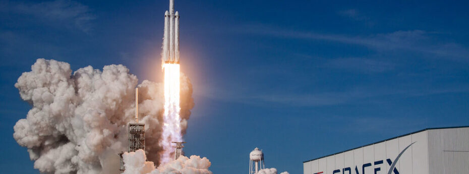 foto-SpaceX-aspect-ratio-930-440