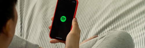 Spotify anuncia tradução de voz em podcasts com inteligência artificial