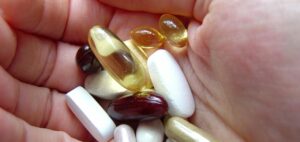 Ministério da Saúde e a Anvisa admitem que há risco de desabastecimento de medicamentos no mercado