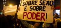 2016.06.01 - 阿雷格里港/RS/巴西 - 为所有人行动，抗议强奸文化的妇女，在 Esquina Democrática。照片：Ramiro Furquim/Jornal Já
